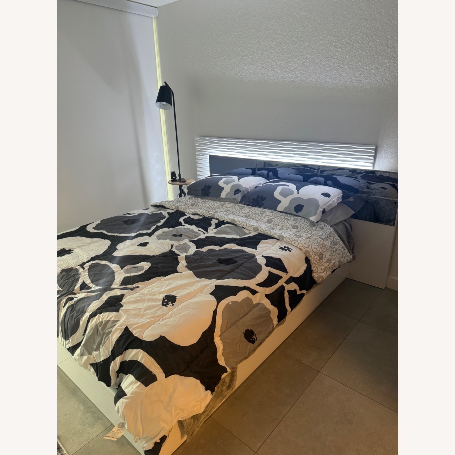 Tempur-Pedic Queen Size Bed - image-1