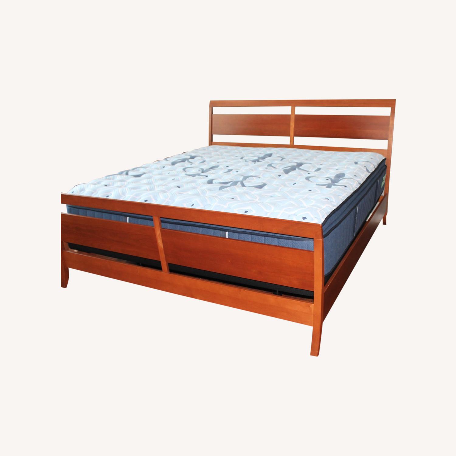 Storehouse King-size Bed - image-0