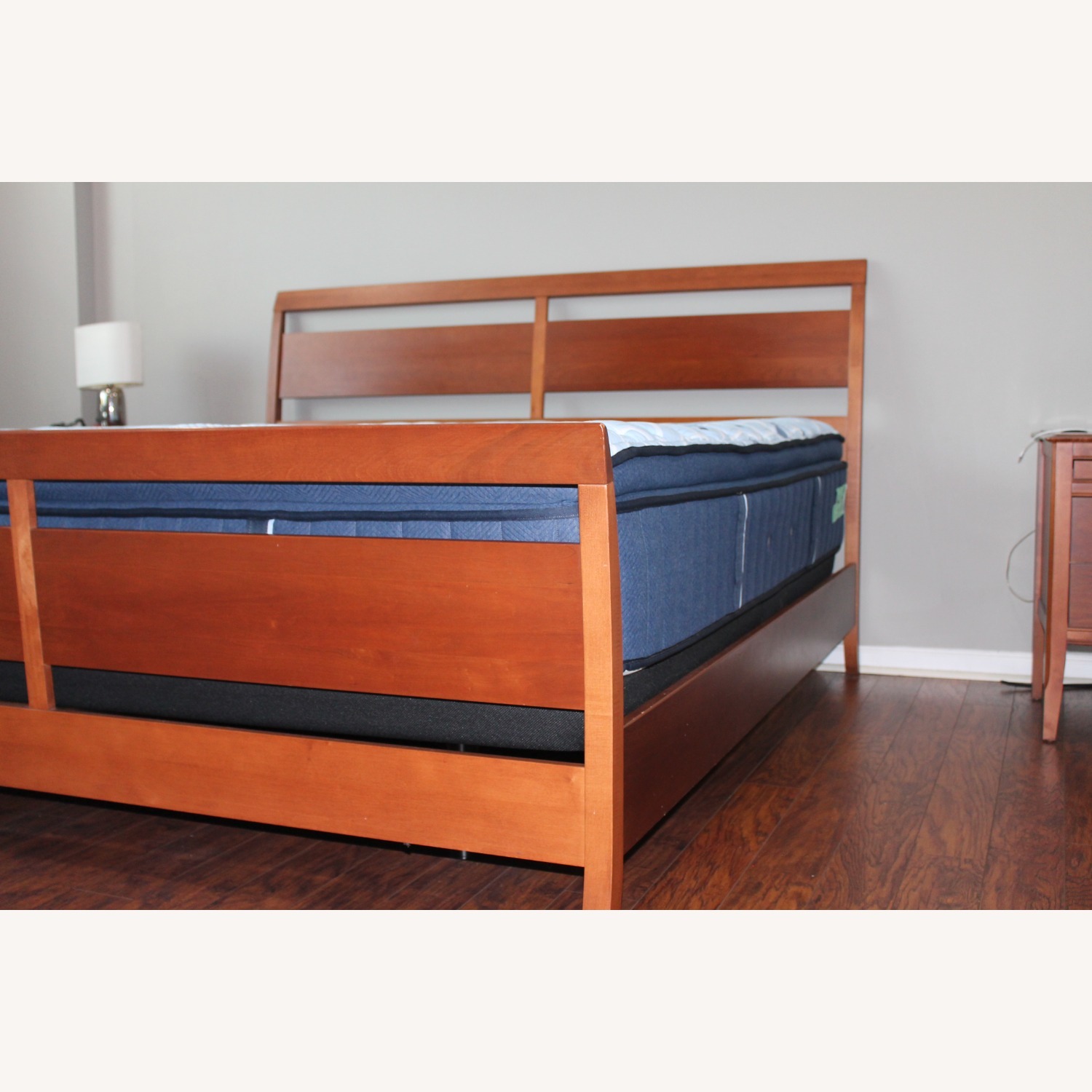 Storehouse King-size Bed - image-2