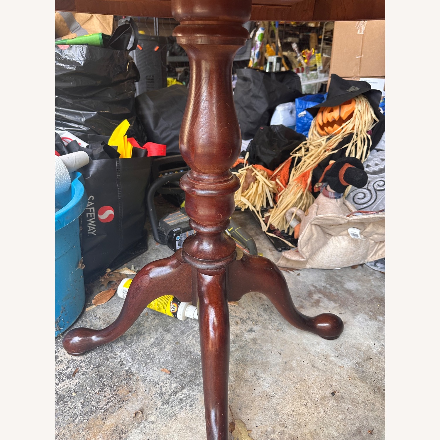Vintage Georgian Tri-Leg Mahogany Table - image-10