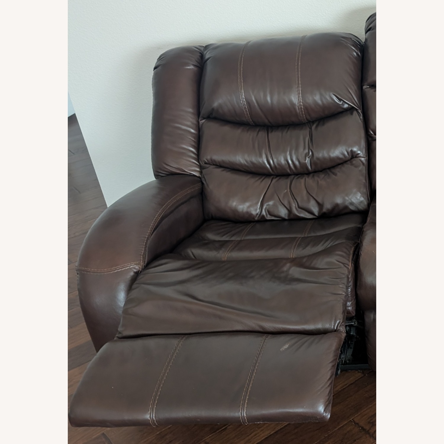 3 Seater Leather Couch with Pull Lever - image-3