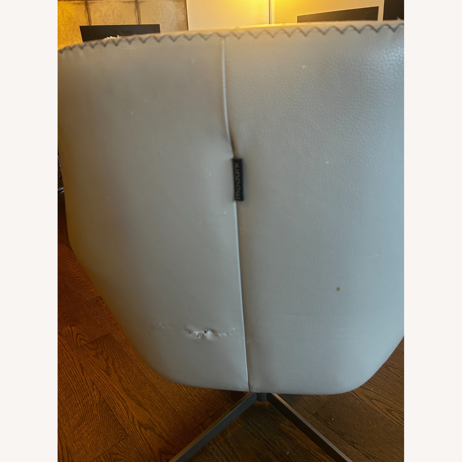 Modani Swivel Chair - image-1