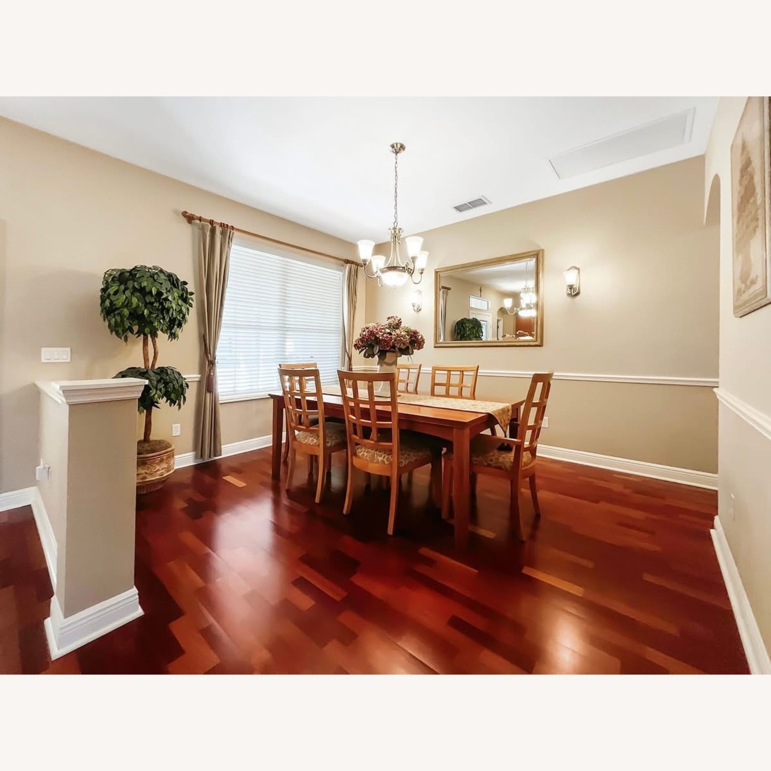 Bassett Dining Room Set with 6 Chairs - image-1