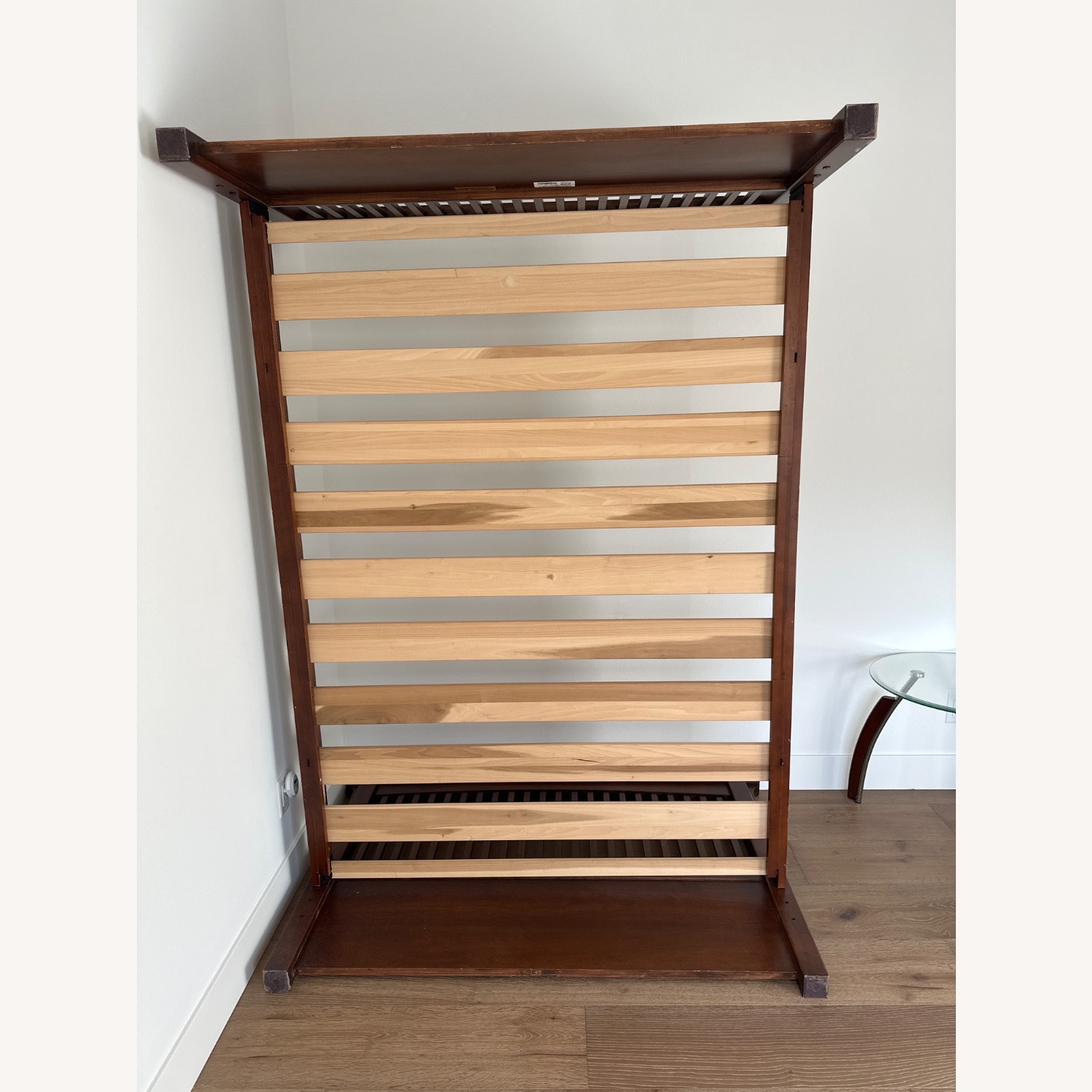 Stanley Furniture Wood Bed Frae Full - image-1