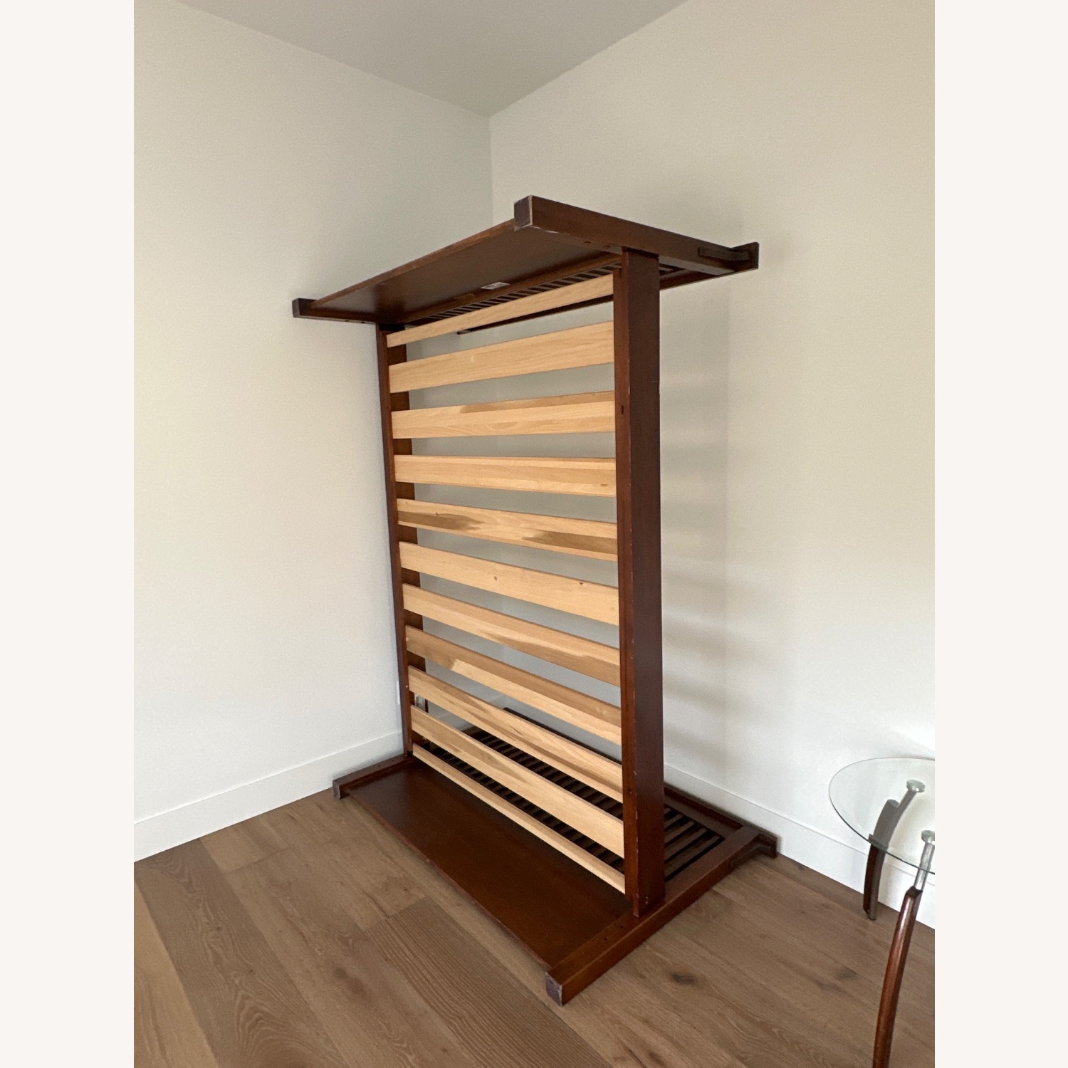 Stanley Furniture Wood Bed Frae Full - image-2