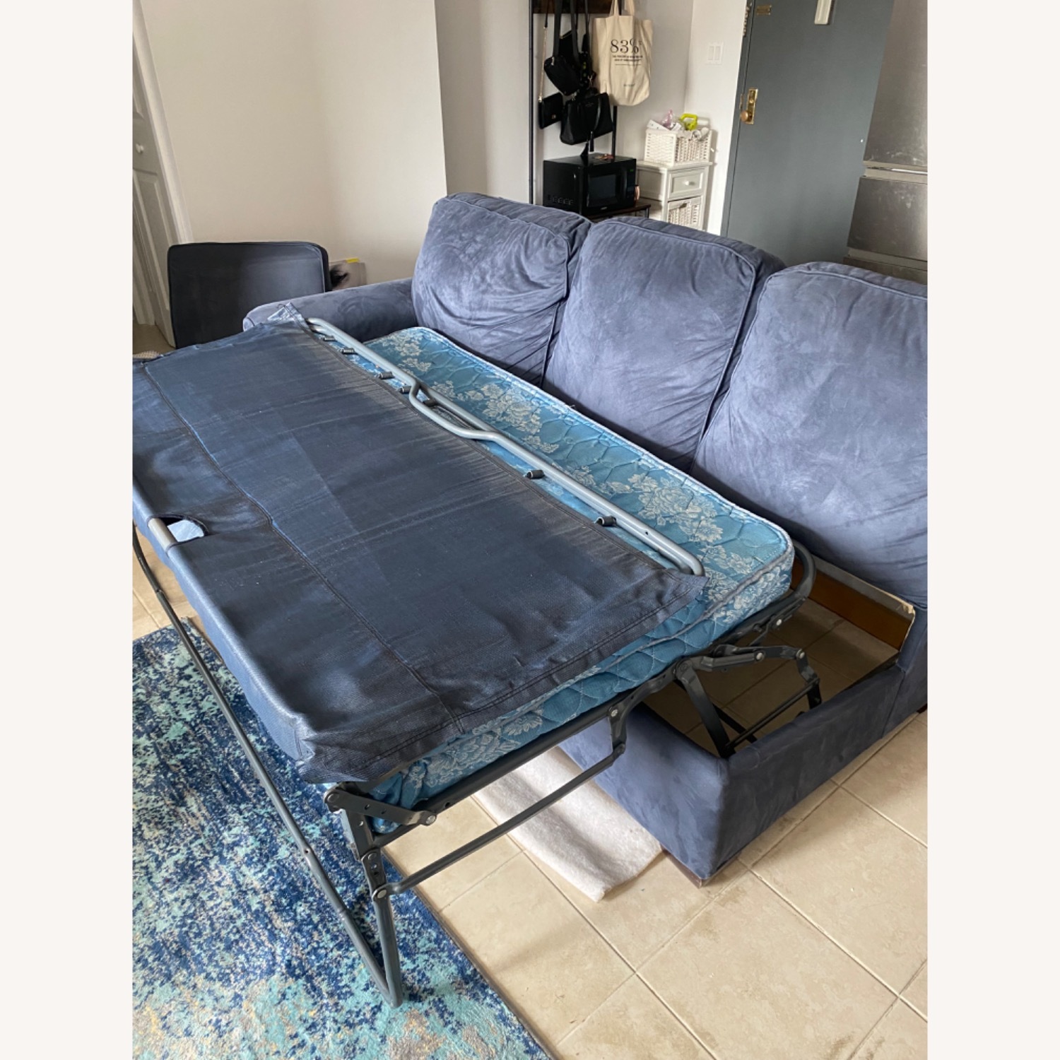 Navy Pull Out Couch W Queen Kingsdown Mattress - image-5