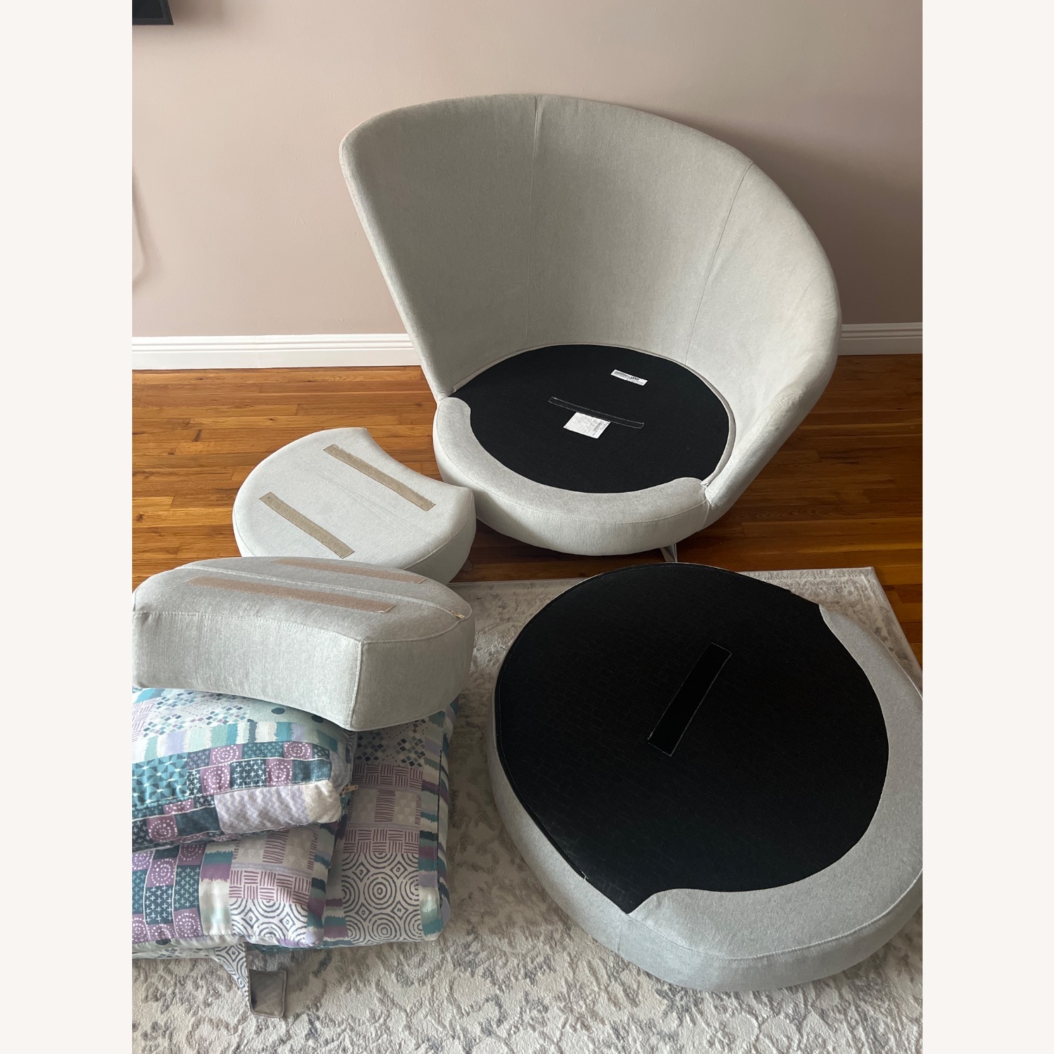 Accent Chair W Foot Rest and 3 Pillows - image-7