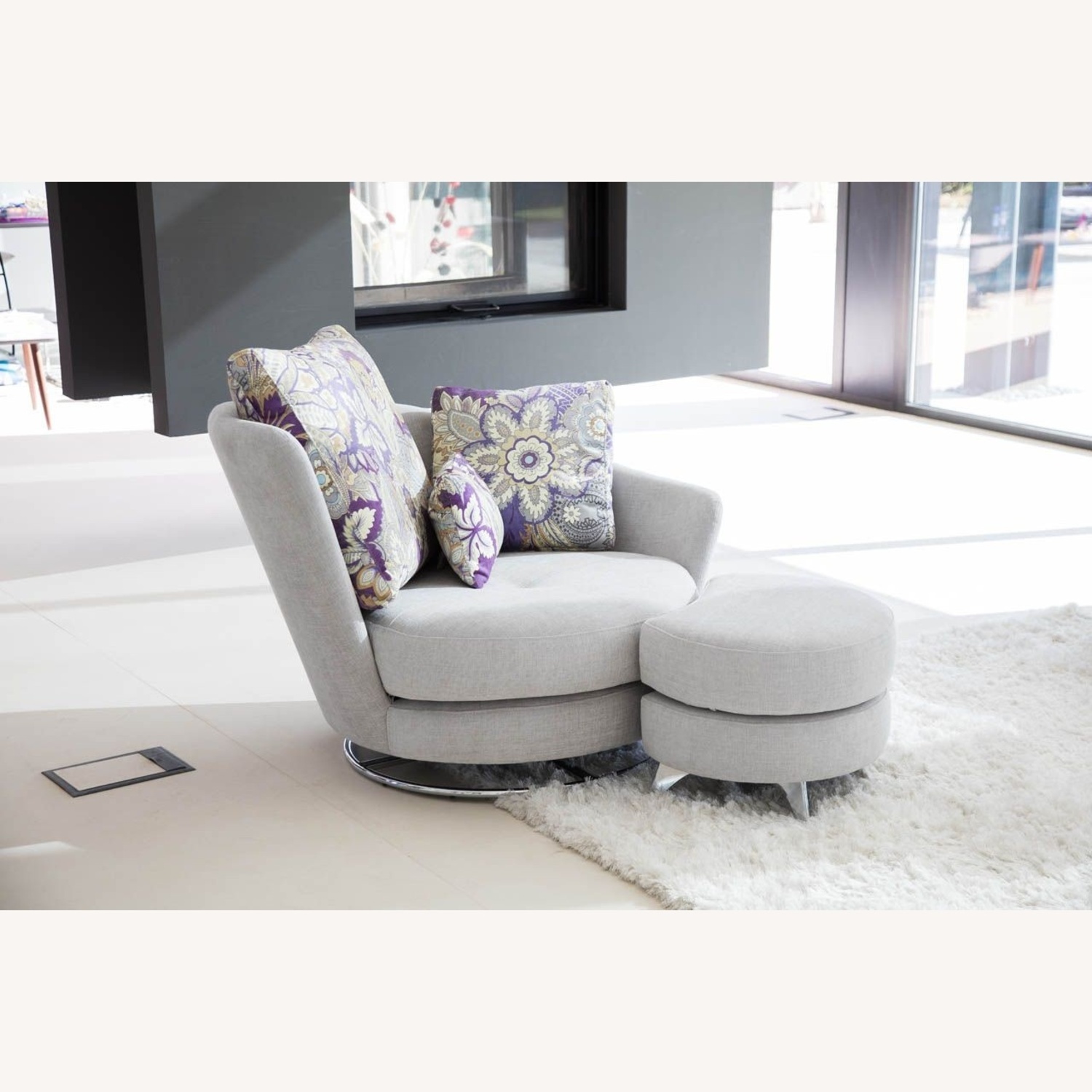 Accent Chair W Foot Rest and 3 Pillows - image-9