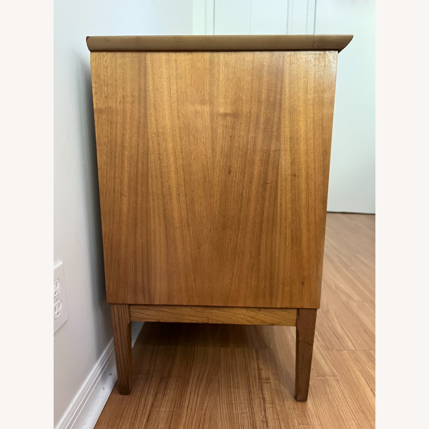 Mid-Century Modern 7-Drawer Dresser - image-10