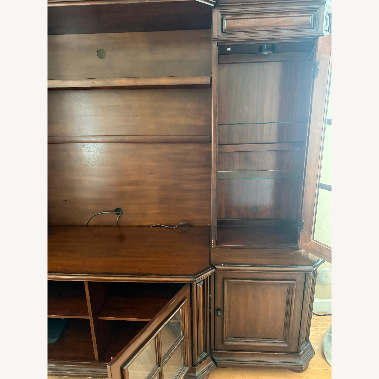 Mahagony Wall Entertainment Unit - image-4