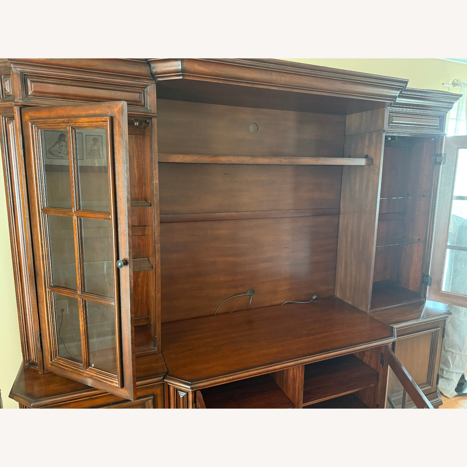 Mahagony Wall Entertainment Unit - image-5