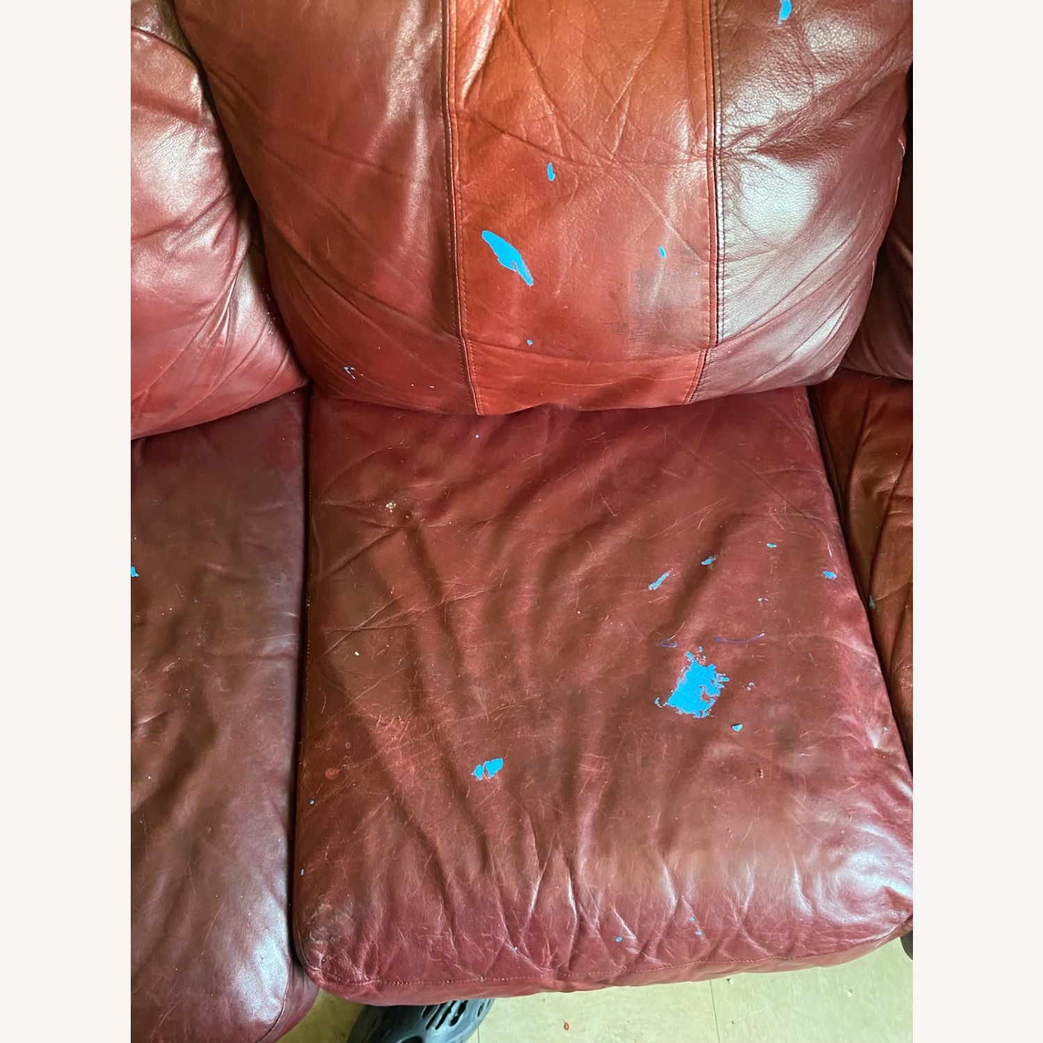 La-Zy-Boy Red Leather Sofa - image-3