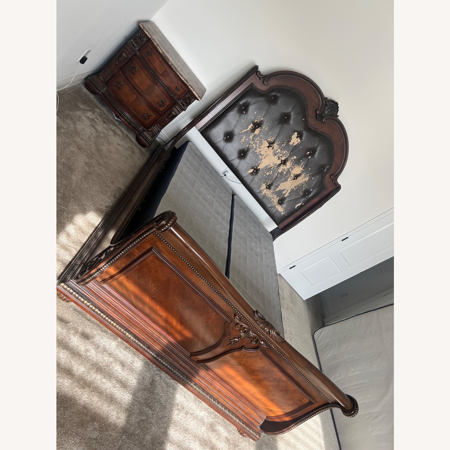 Raymour & Flanigan Queen Size Sleigh Bed - image-1