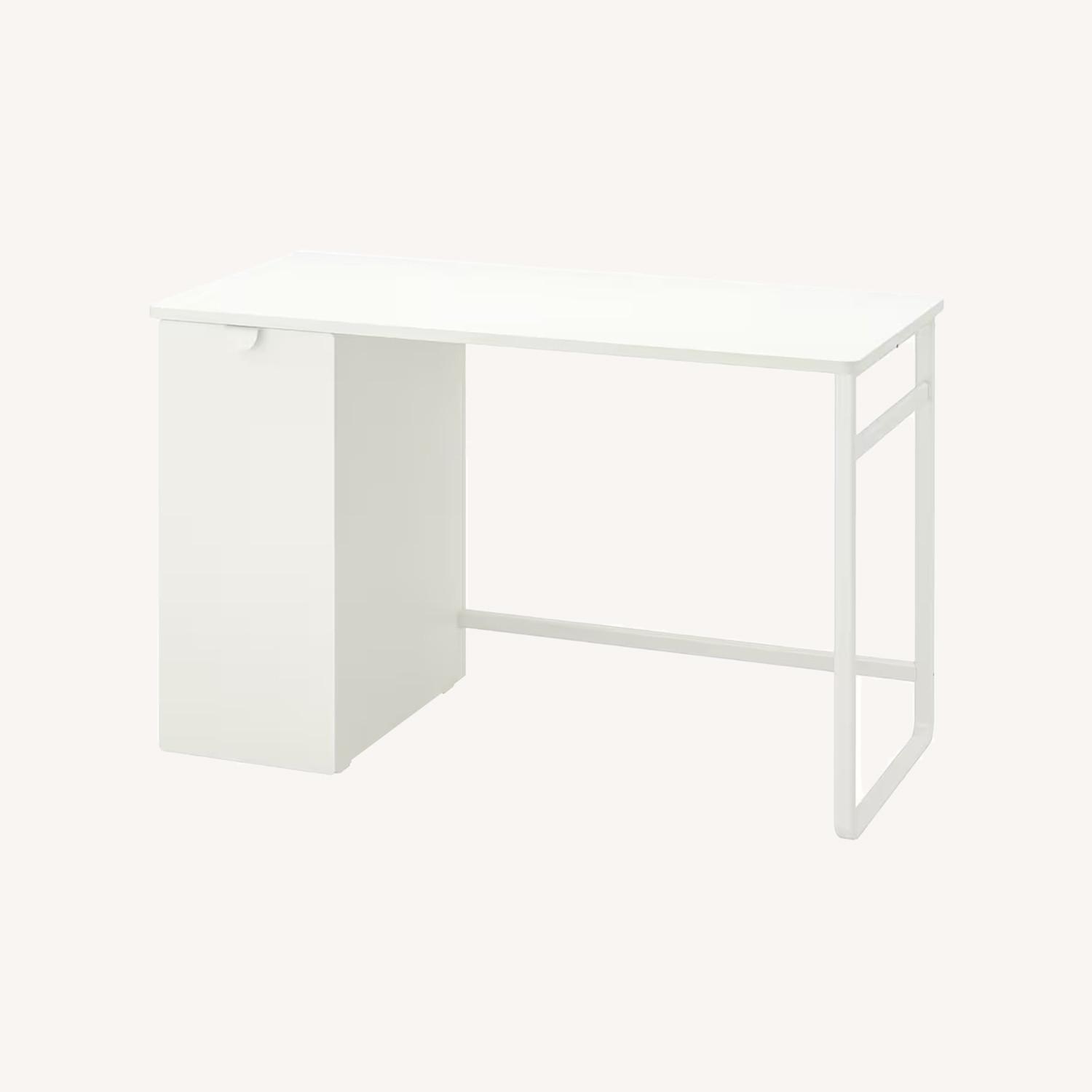 IKEA LÄRANDE Desk - image-0