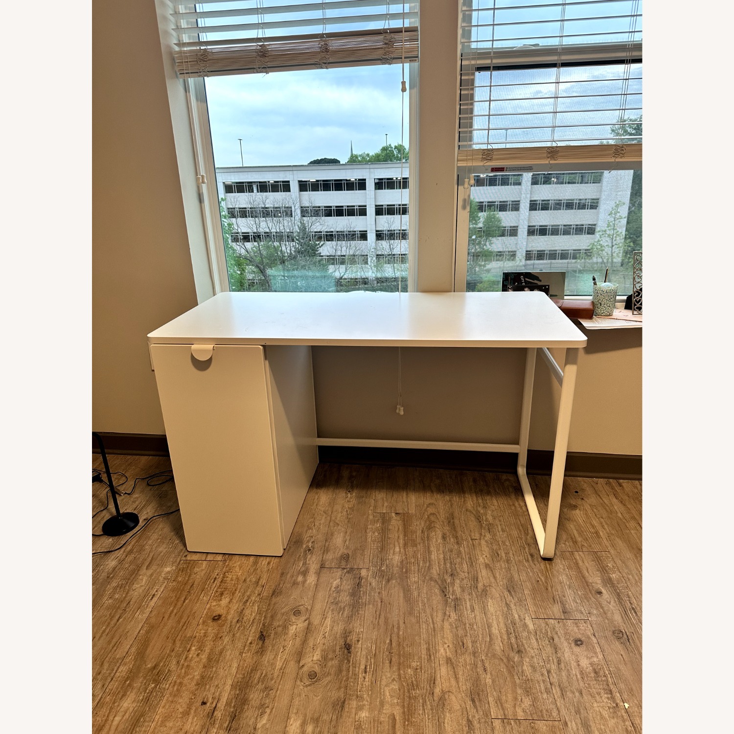 IKEA LÄRANDE Desk - image-1