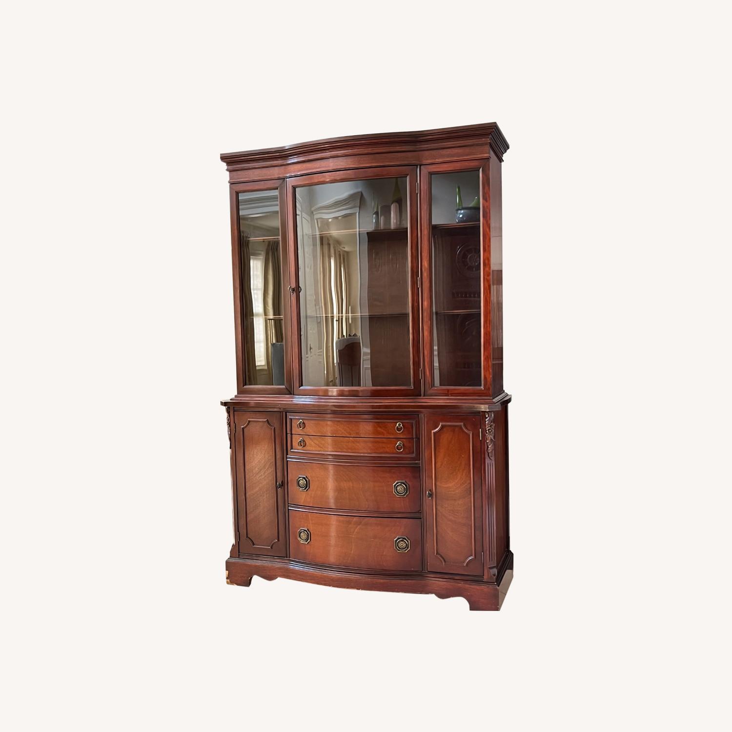 Vintage 1920s Duncan Phyfe Curved Glass Cabinet - image-0