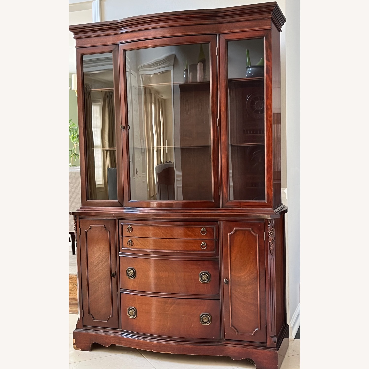 Vintage 1920s Duncan Phyfe Curved Glass Cabinet - image-1