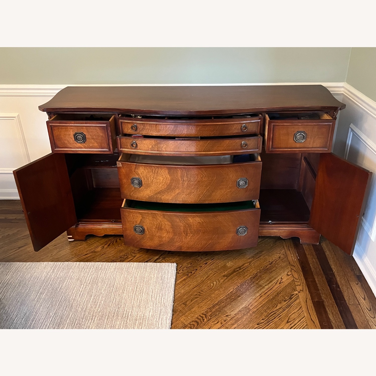 Vintage 1920s Duncan Phyfe style Buffet/Sidetable - image-5