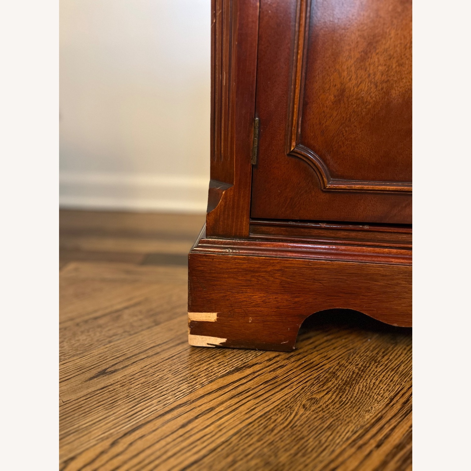 Vintage 1920s Duncan Phyfe style Buffet/Sidetable - image-8