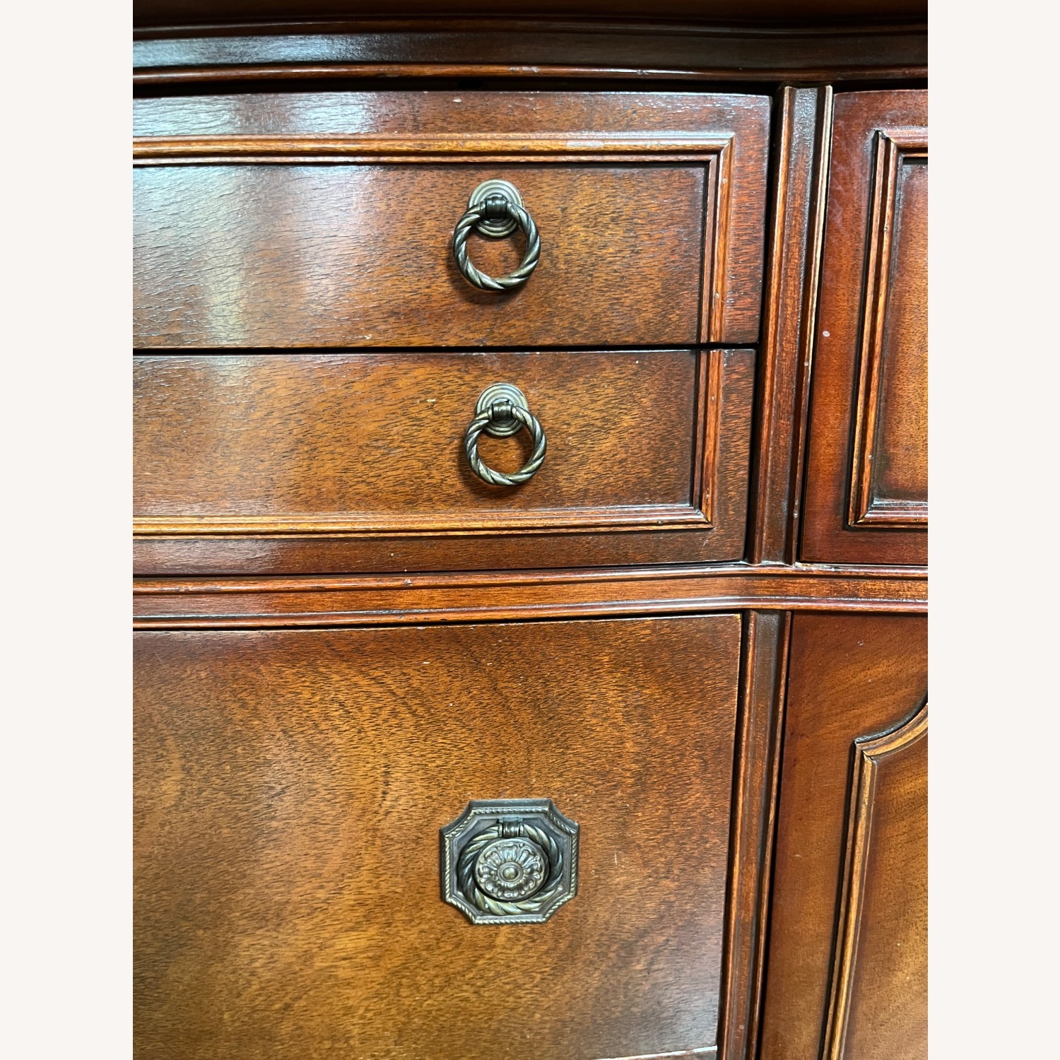 Vintage 1920s Duncan Phyfe style Buffet/Sidetable - image-4