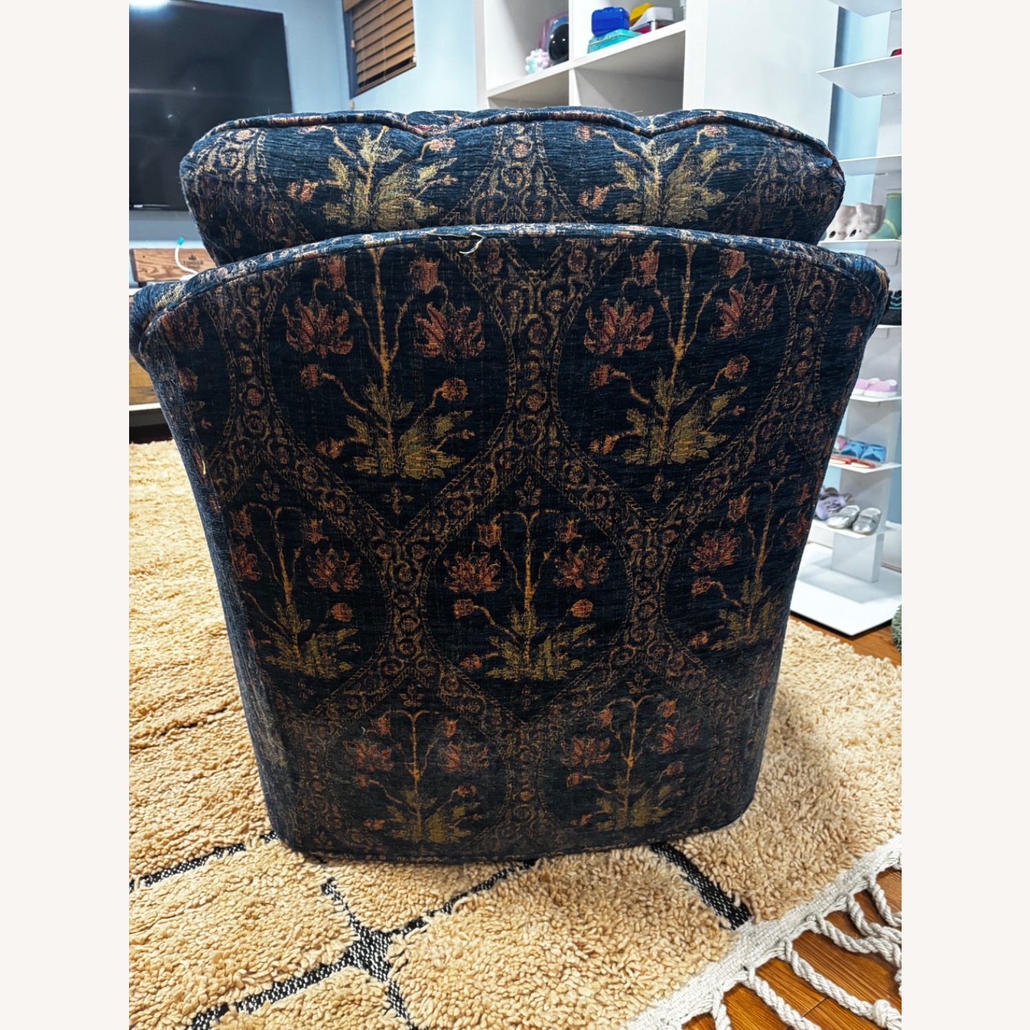 2 Decorative Floral Swivel Armchairs - image-4