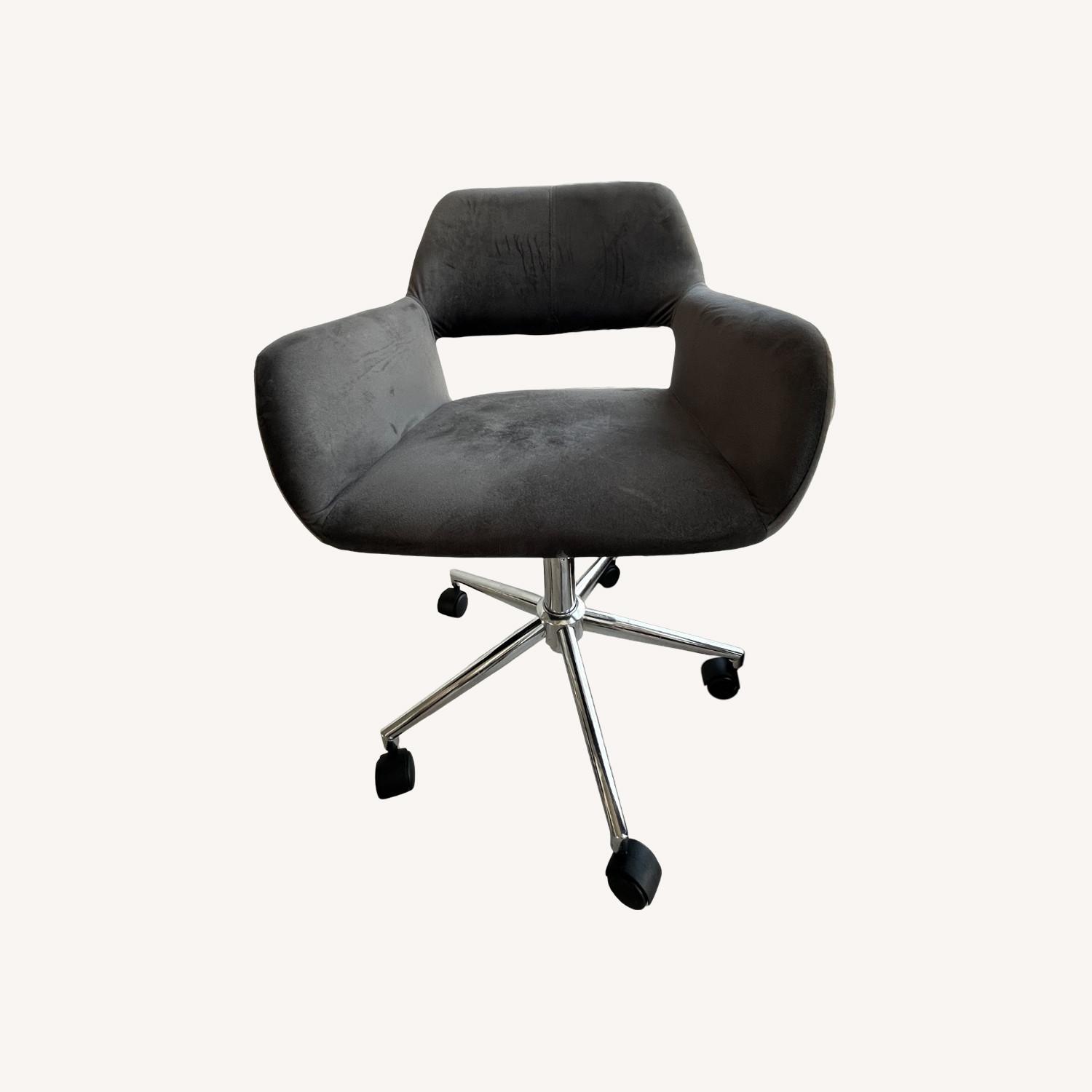 360 Degree Swivel Task Chair - image-0