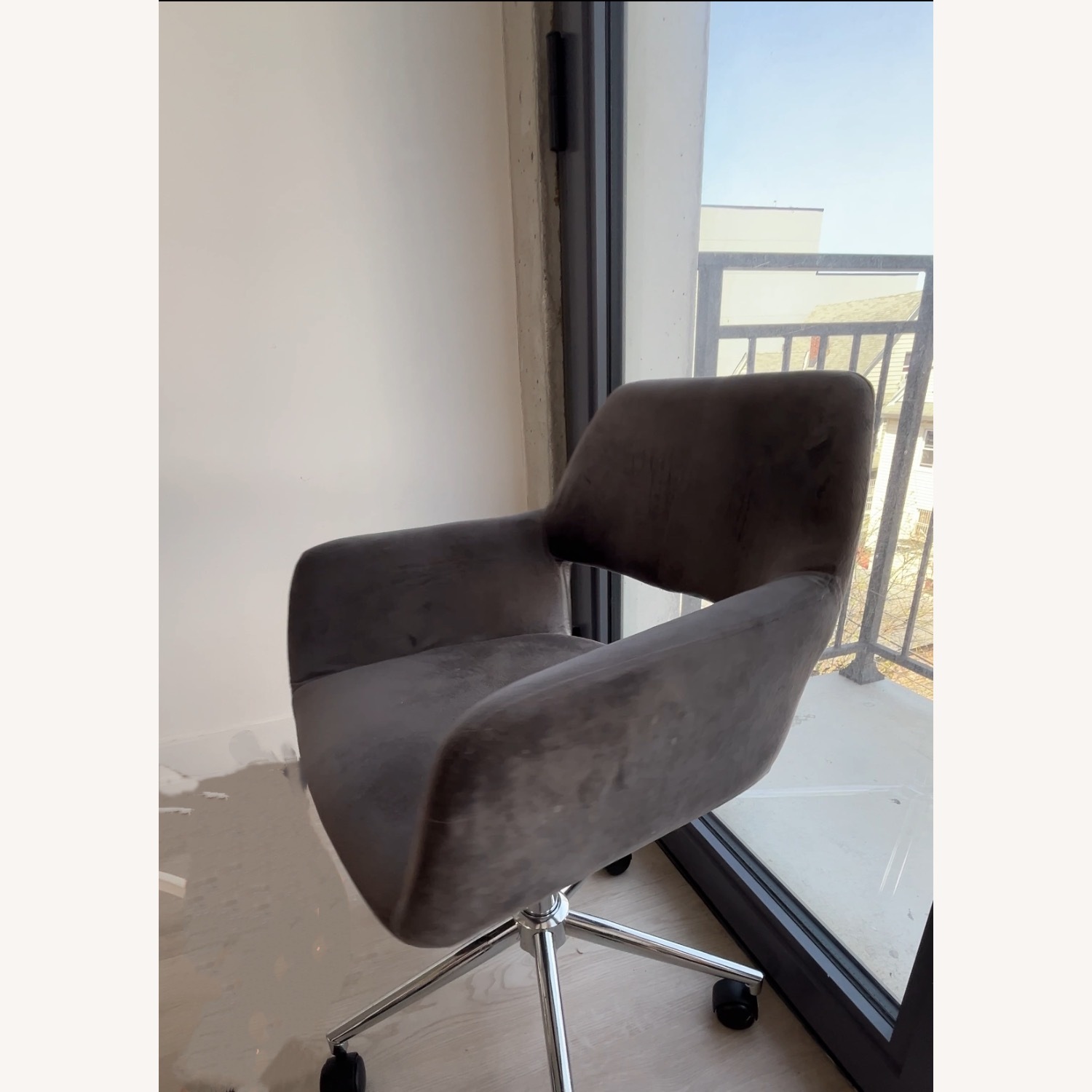 360 Degree Swivel Task Chair - image-3