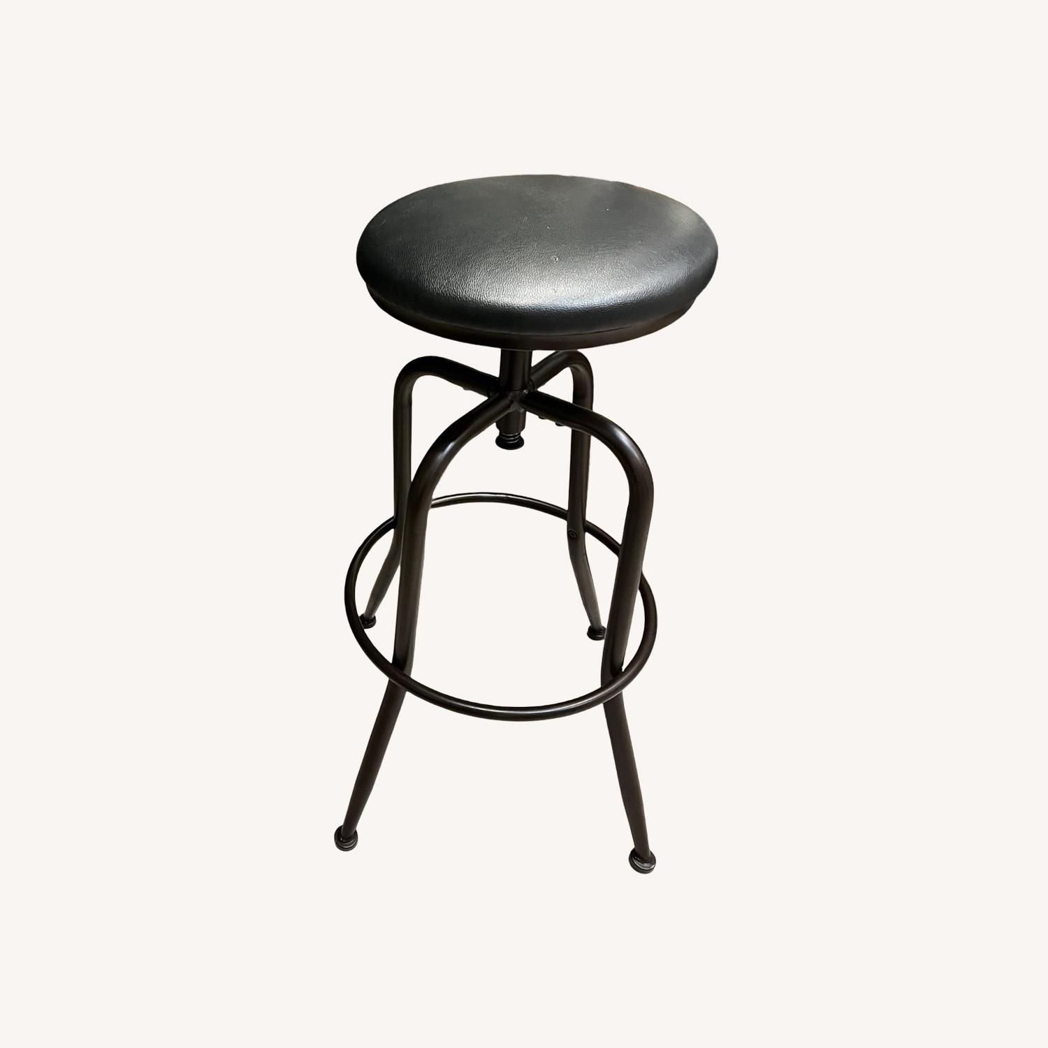 360 Swivel Lift Hight Bar Stools - image-0