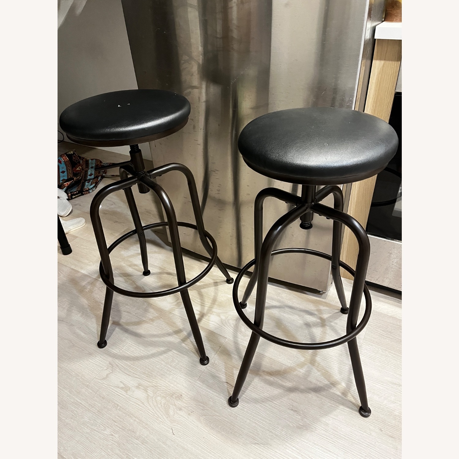 360 Swivel Lift Hight Bar Stools - image-2