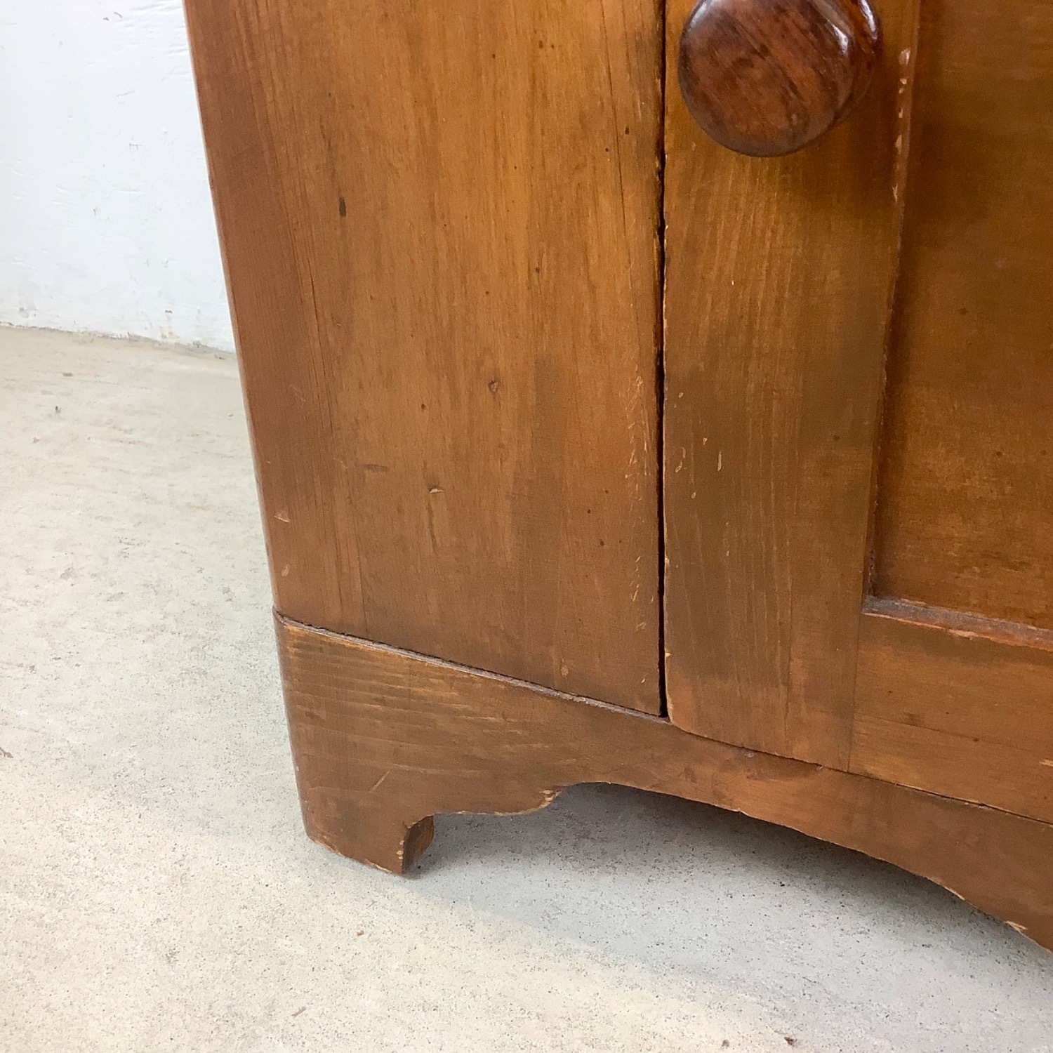 19th C. Colonial Dry Sink Cabinet - image-9