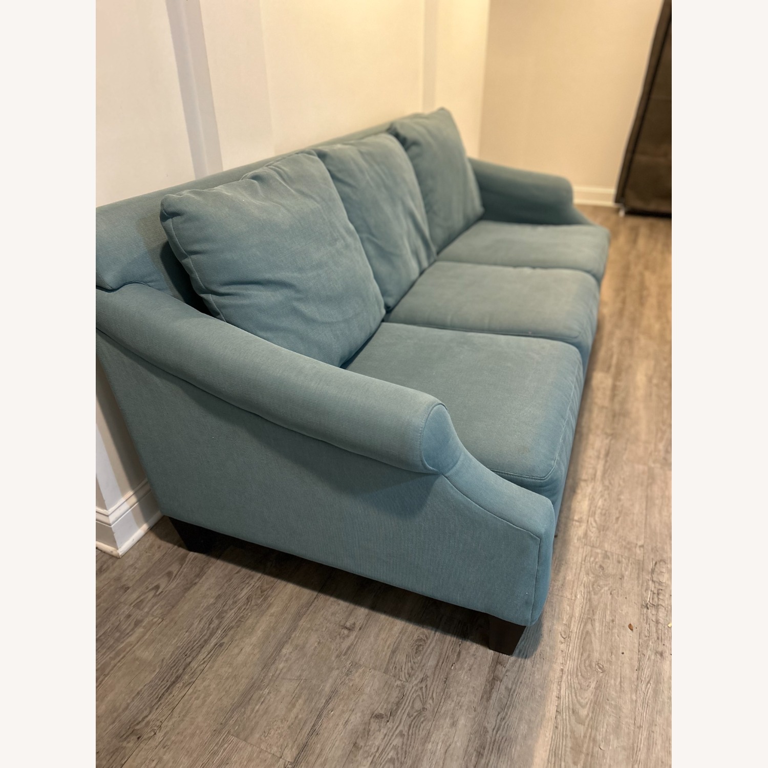 HM Richards 3 Seater Sofa - image-3