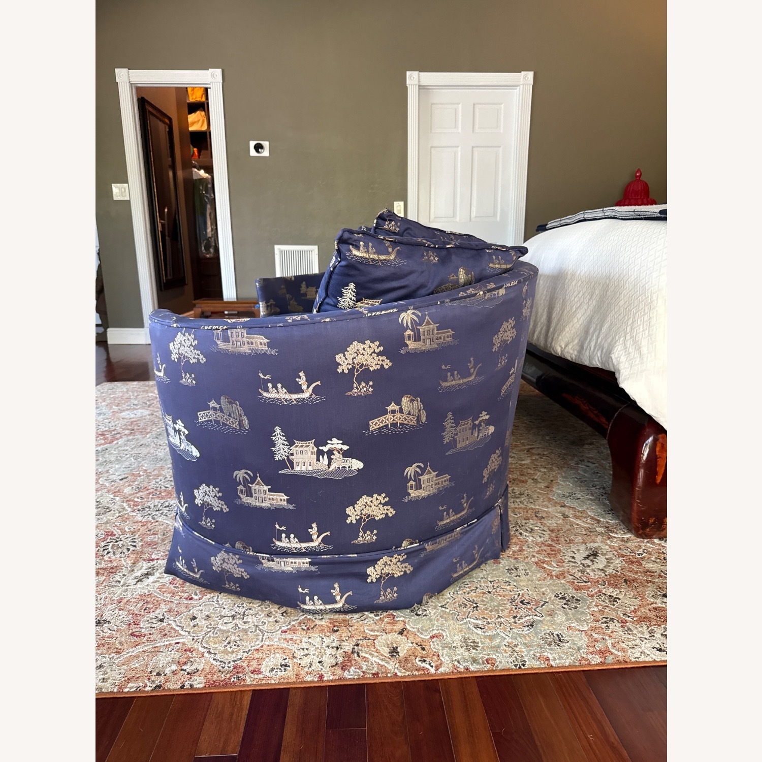 Vintage Silk Loveseat - image-7