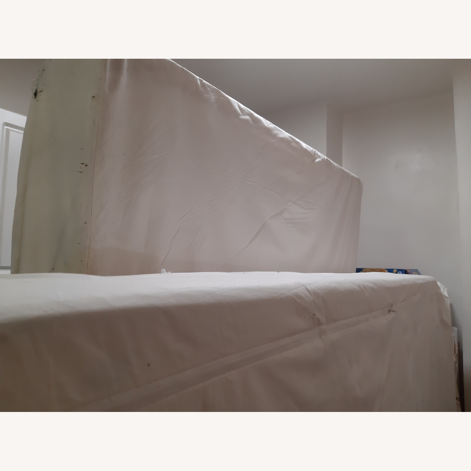 Queen Bed-Headboard - image-4