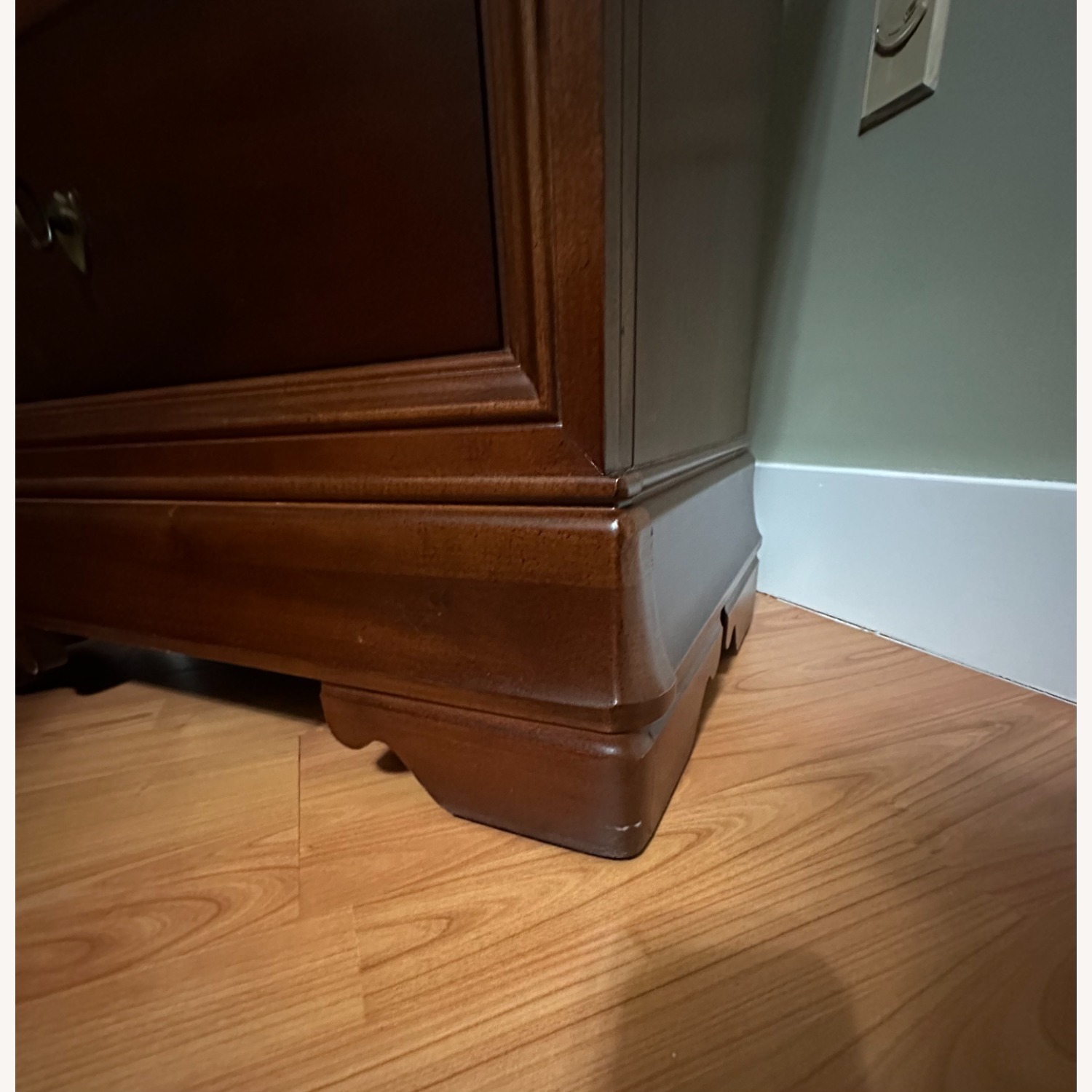 Thomasville Nightstands - image-4