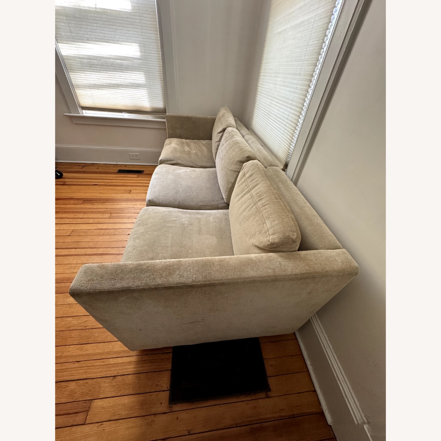 Charles Pfister Petite Sofa by Knoll - image-2