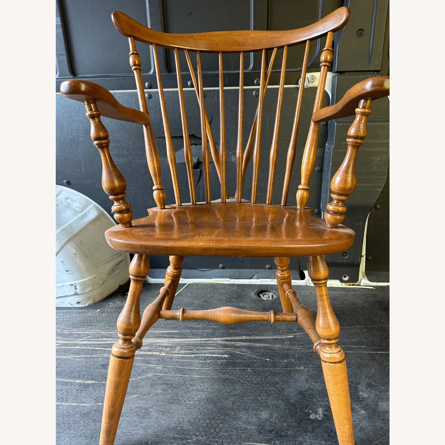 One pair Ethan Allen 106020A Windsor chair - image-1