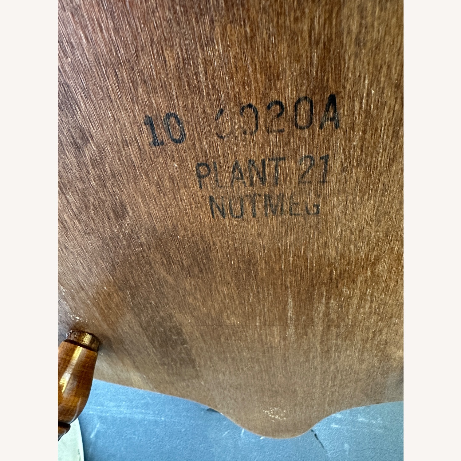 One pair Ethan Allen 106020A Windsor chair - image-9