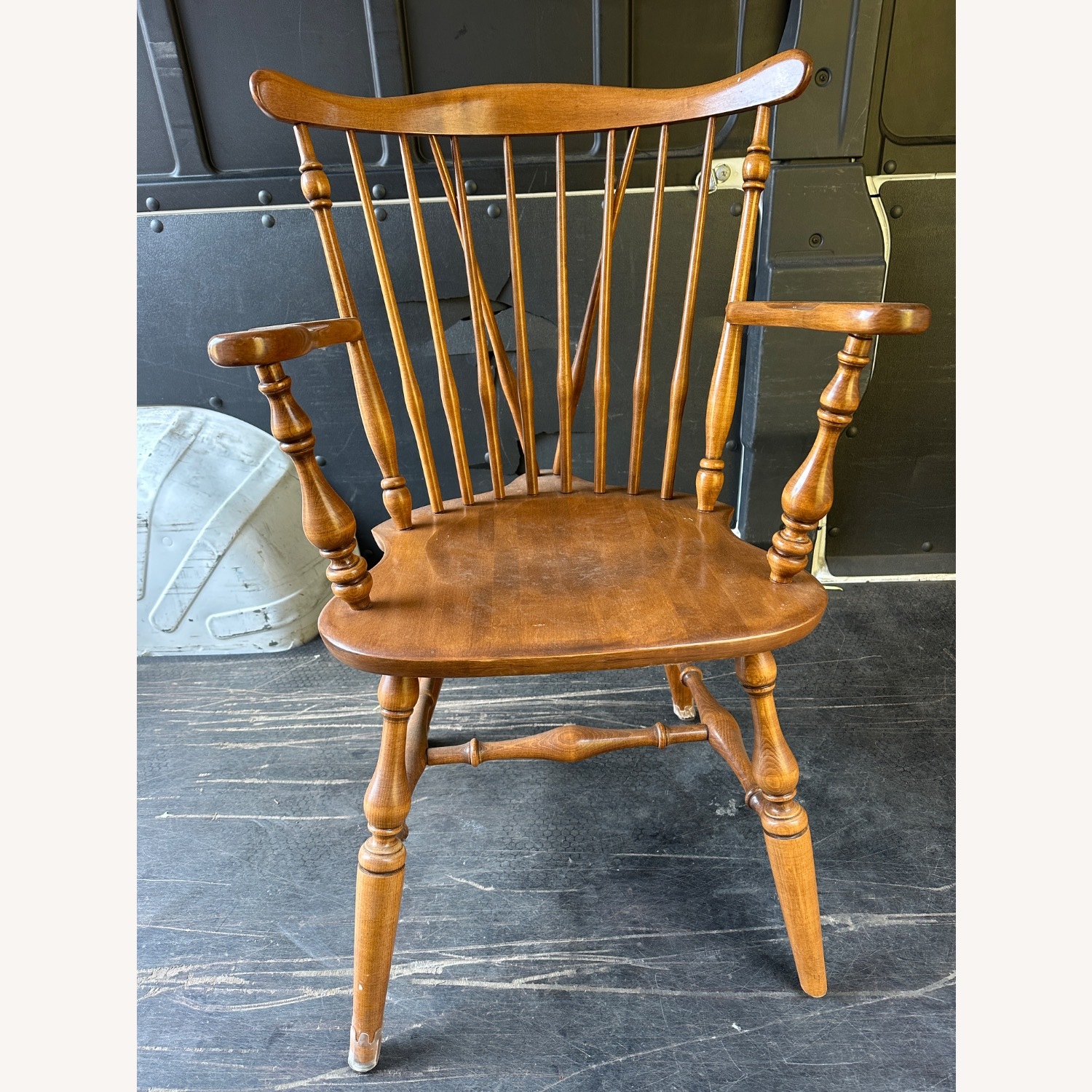 One pair Ethan Allen 106020A Windsor chair - image-5