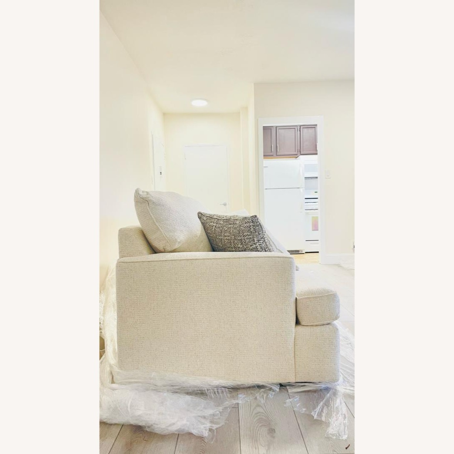 Living Spaces Belinha II Sofa - image-2