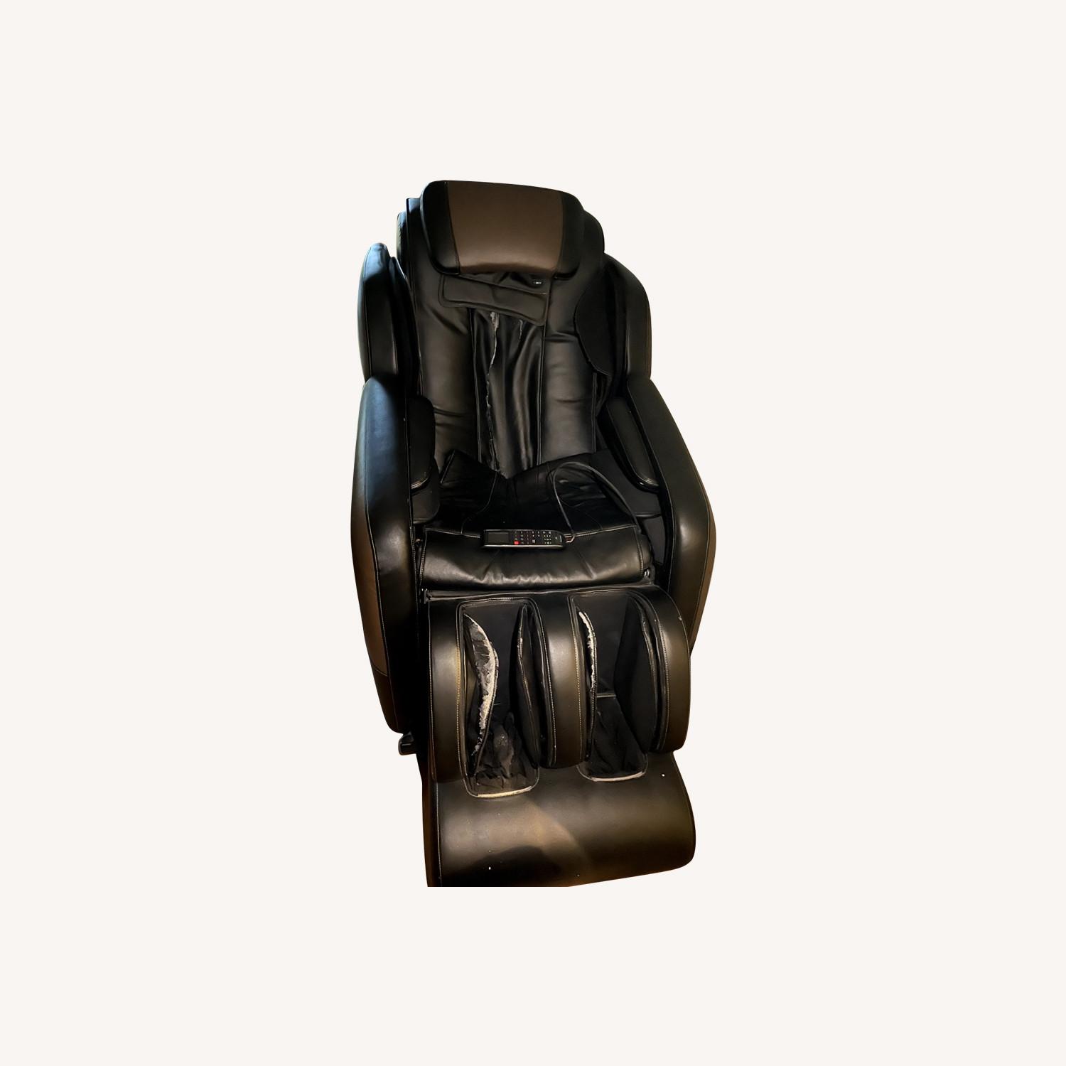 Massage Chair - image-0