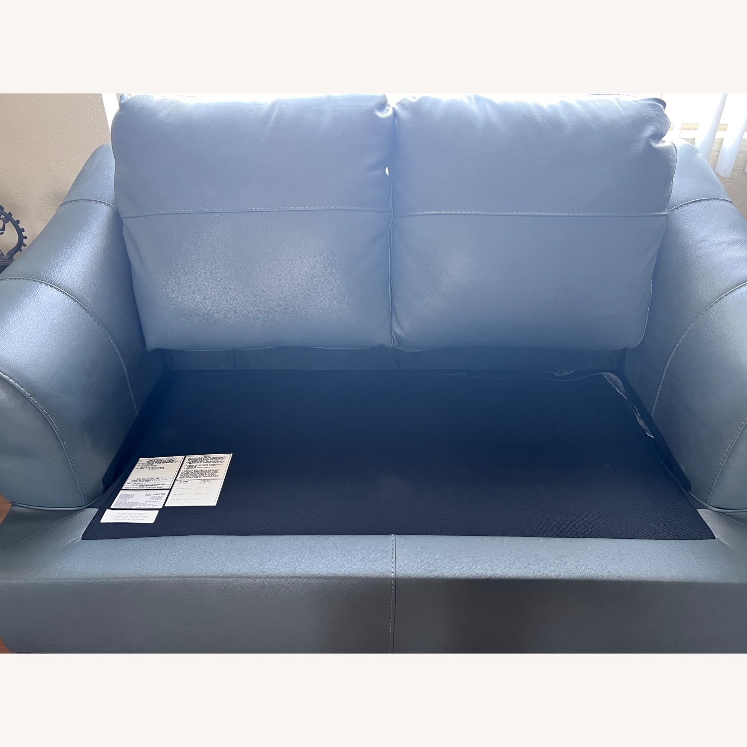 Ashley Furniture Genoa Loveseat - image-7