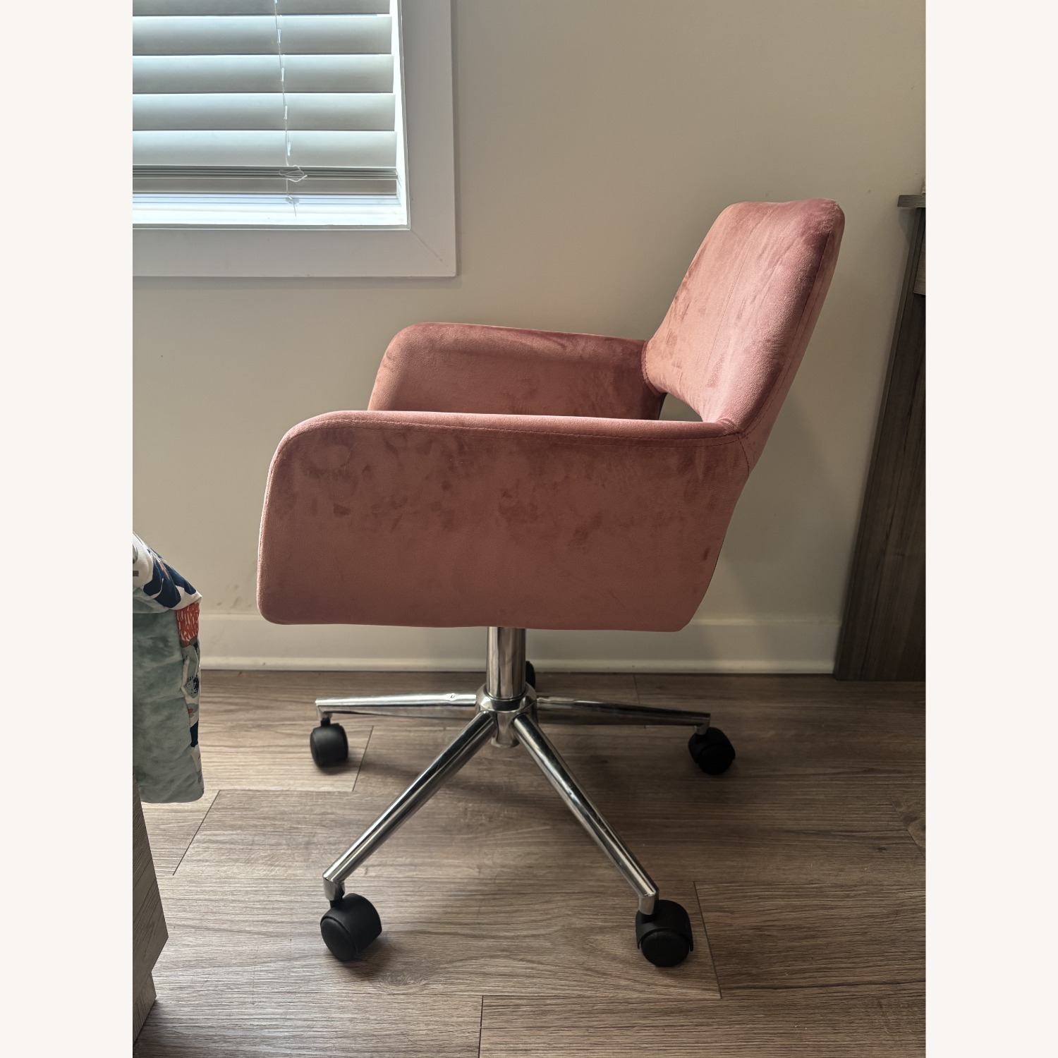 Wayfair Pink Office Chair with Wheels - image-2