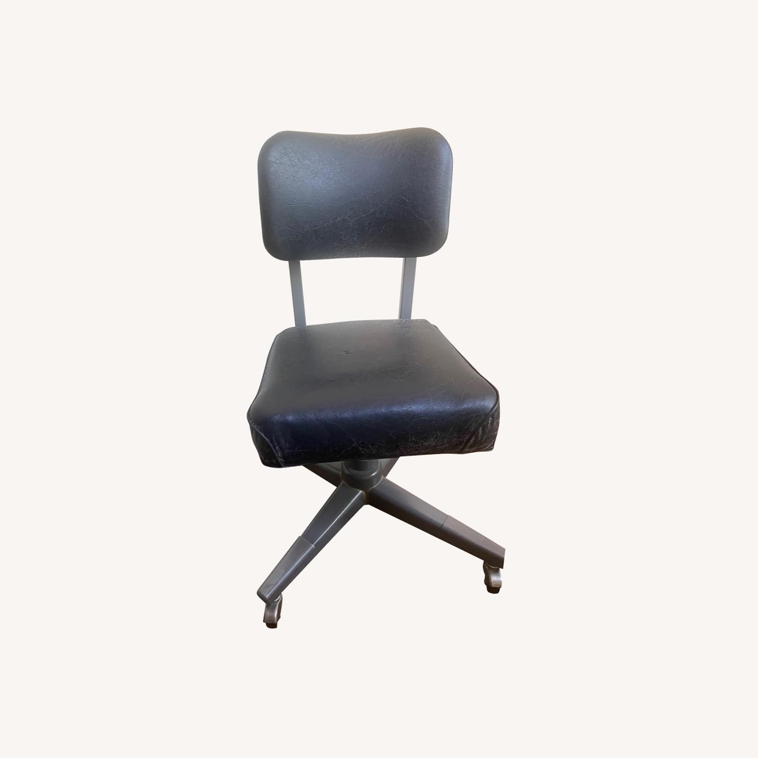 Mid Century Steno Chair with Wheels (Vintage) - image-0