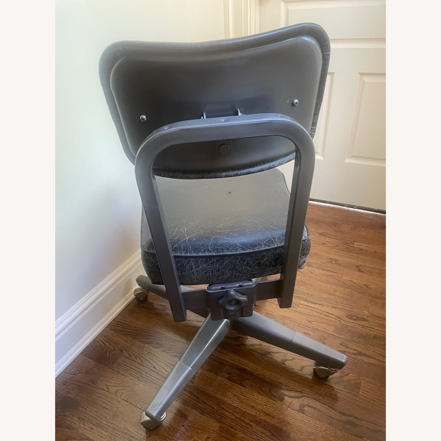 Mid Century Steno Chair with Wheels (Vintage) - image-2