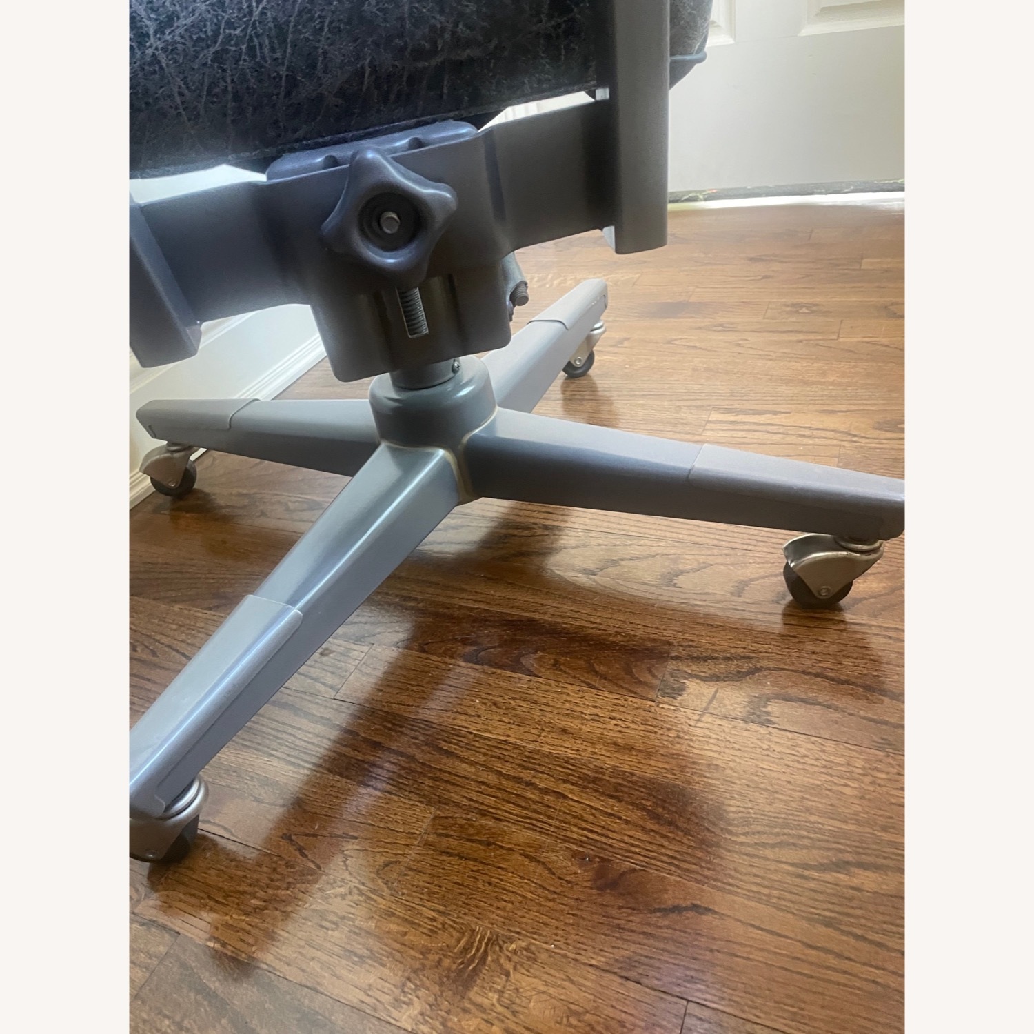 Mid Century Steno Chair with Wheels (Vintage) - image-5