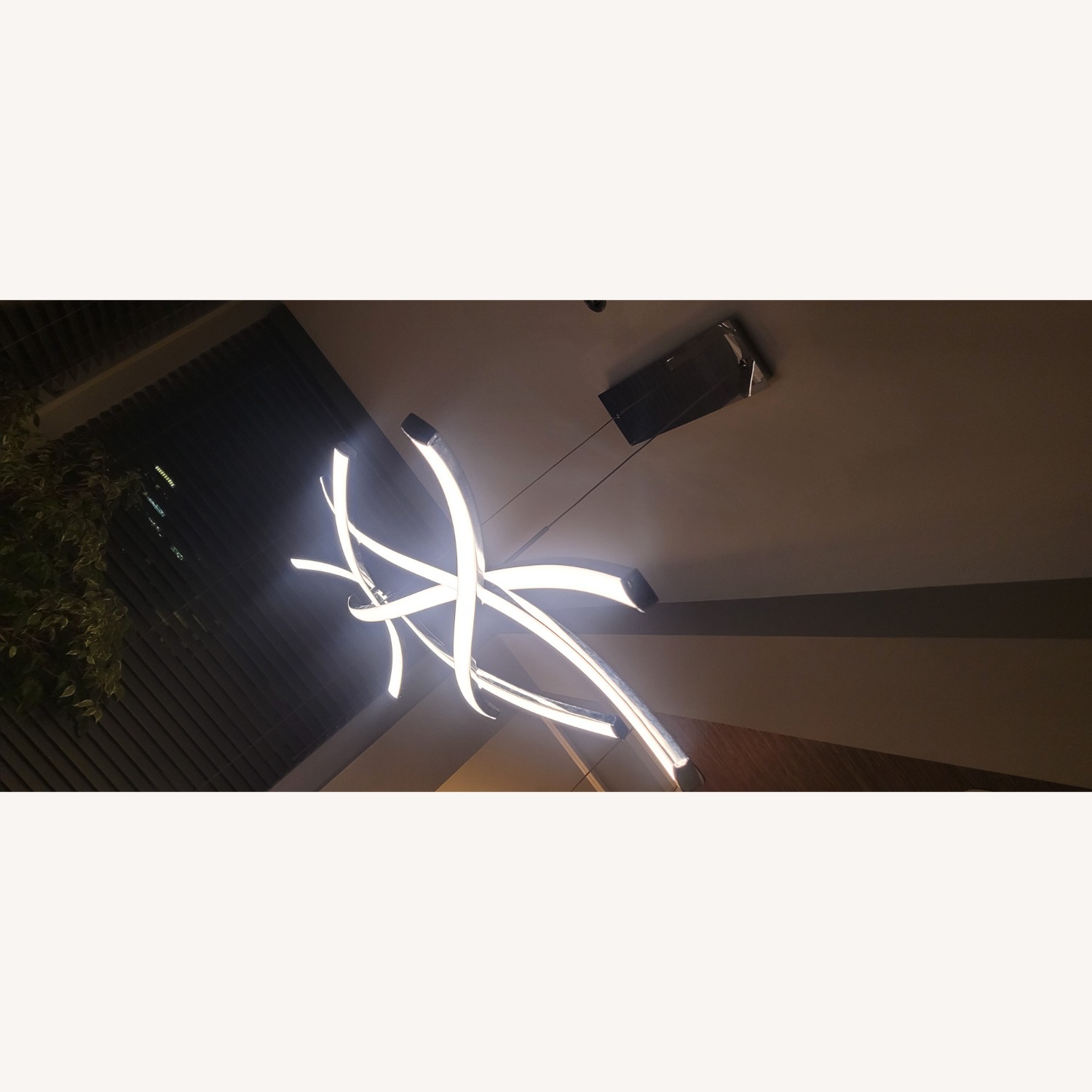 Unique/Statement Chandelier - image-3