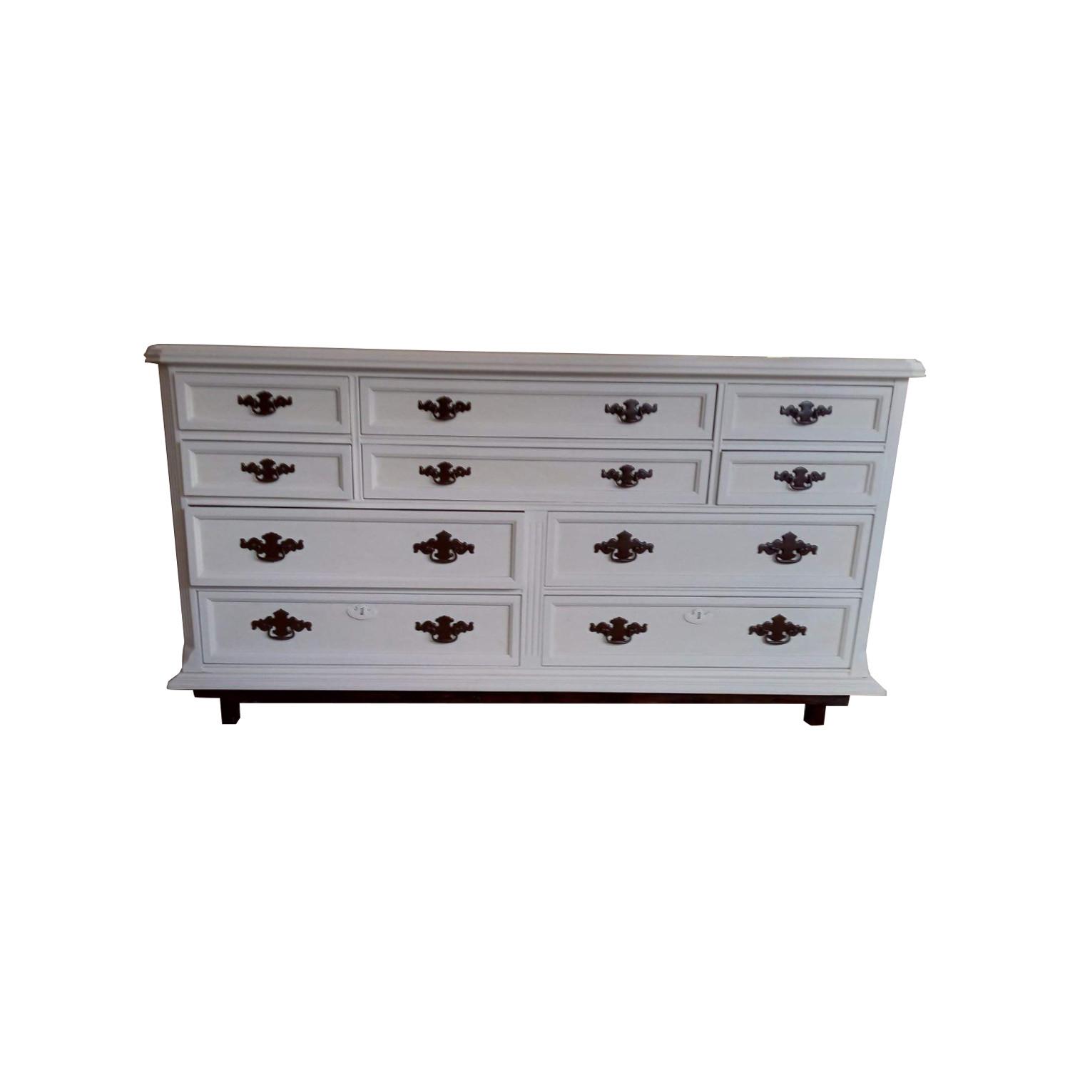 Vaughan Bassett Dresser - image-0
