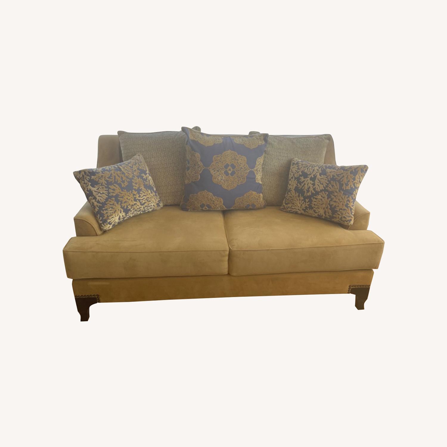 Viscontti Loveseat (Gold) - image-0