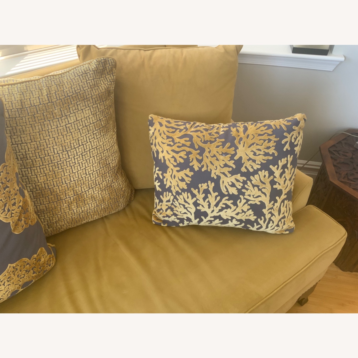 Viscontti Loveseat (Gold) - image-3