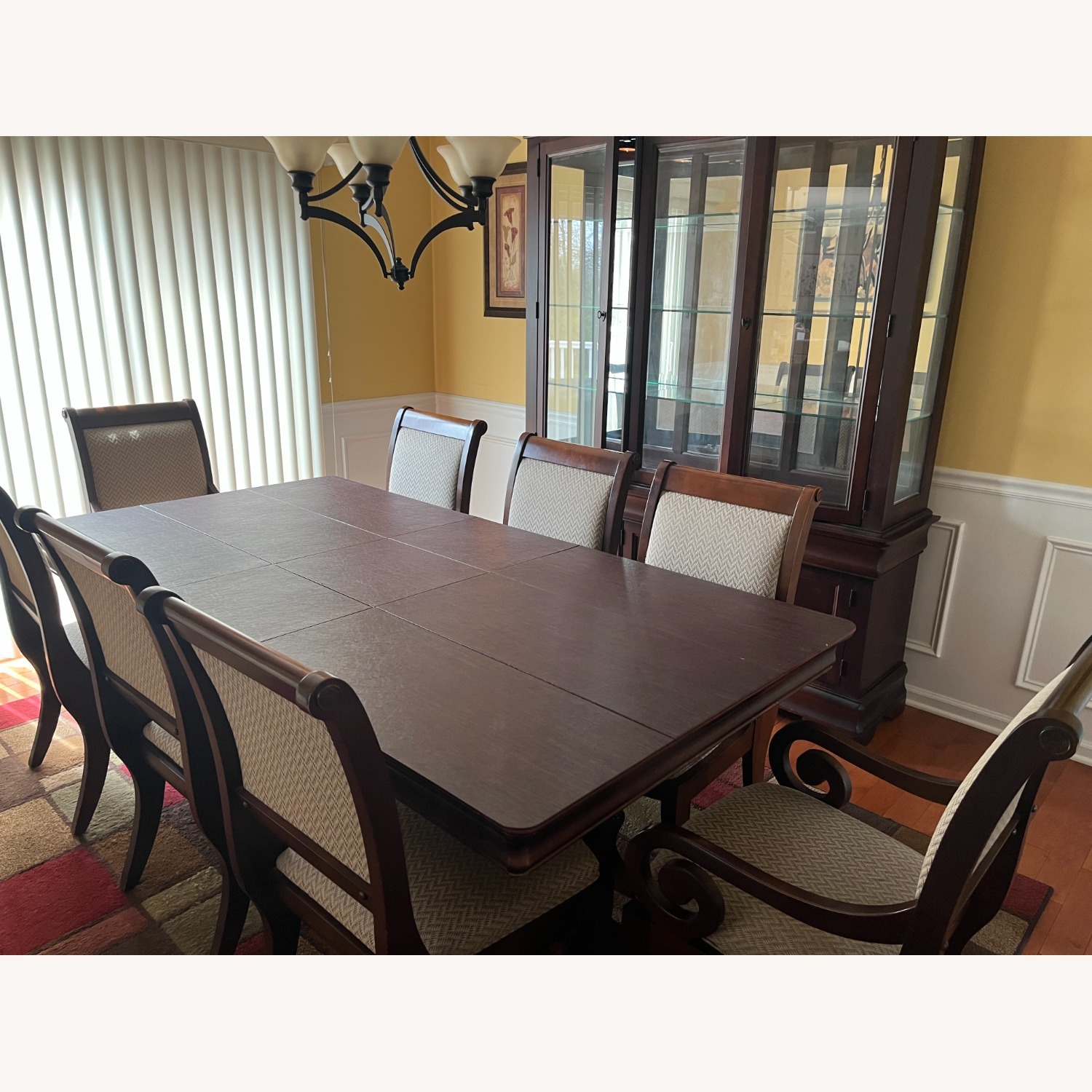 Bassett Dining Room Table Seats 8 - image-9